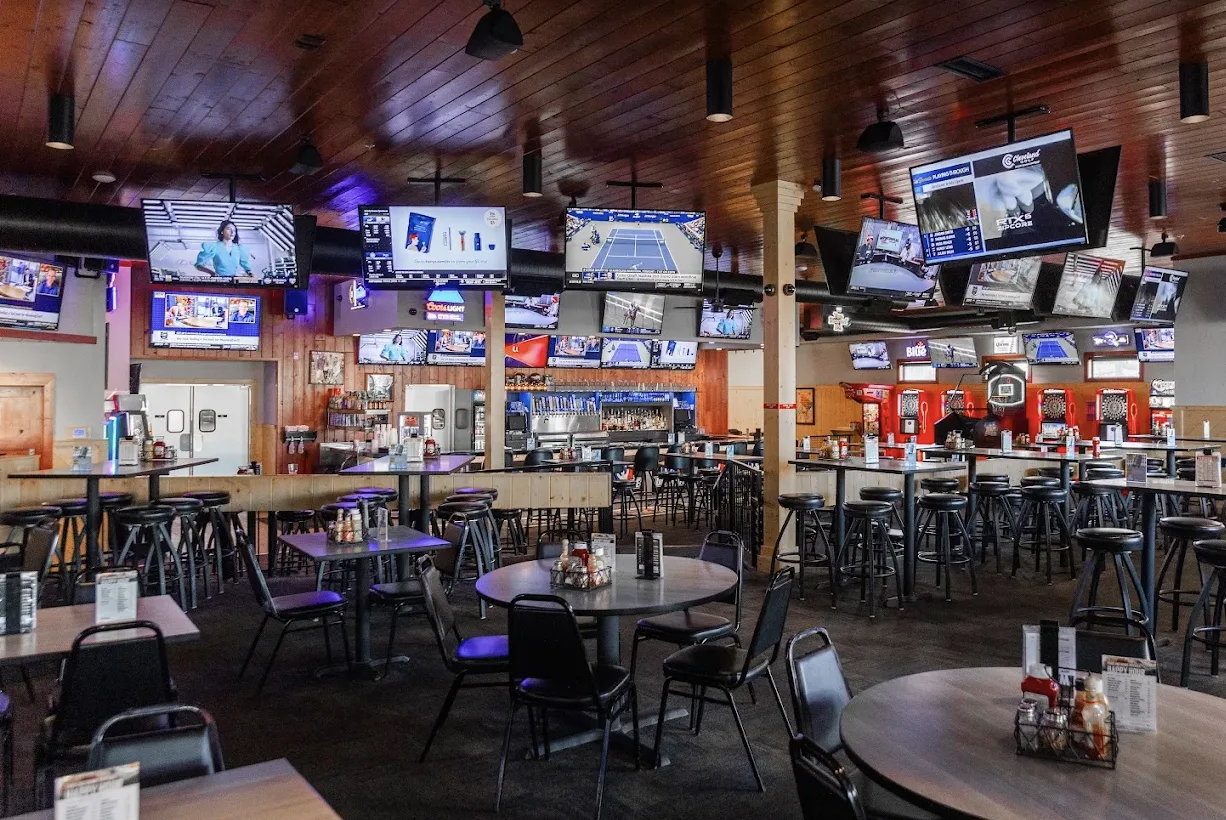 Ultimate Sports Bar & Grill